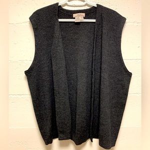 Large men’s AKA Eddie Bauer grey sweater vest